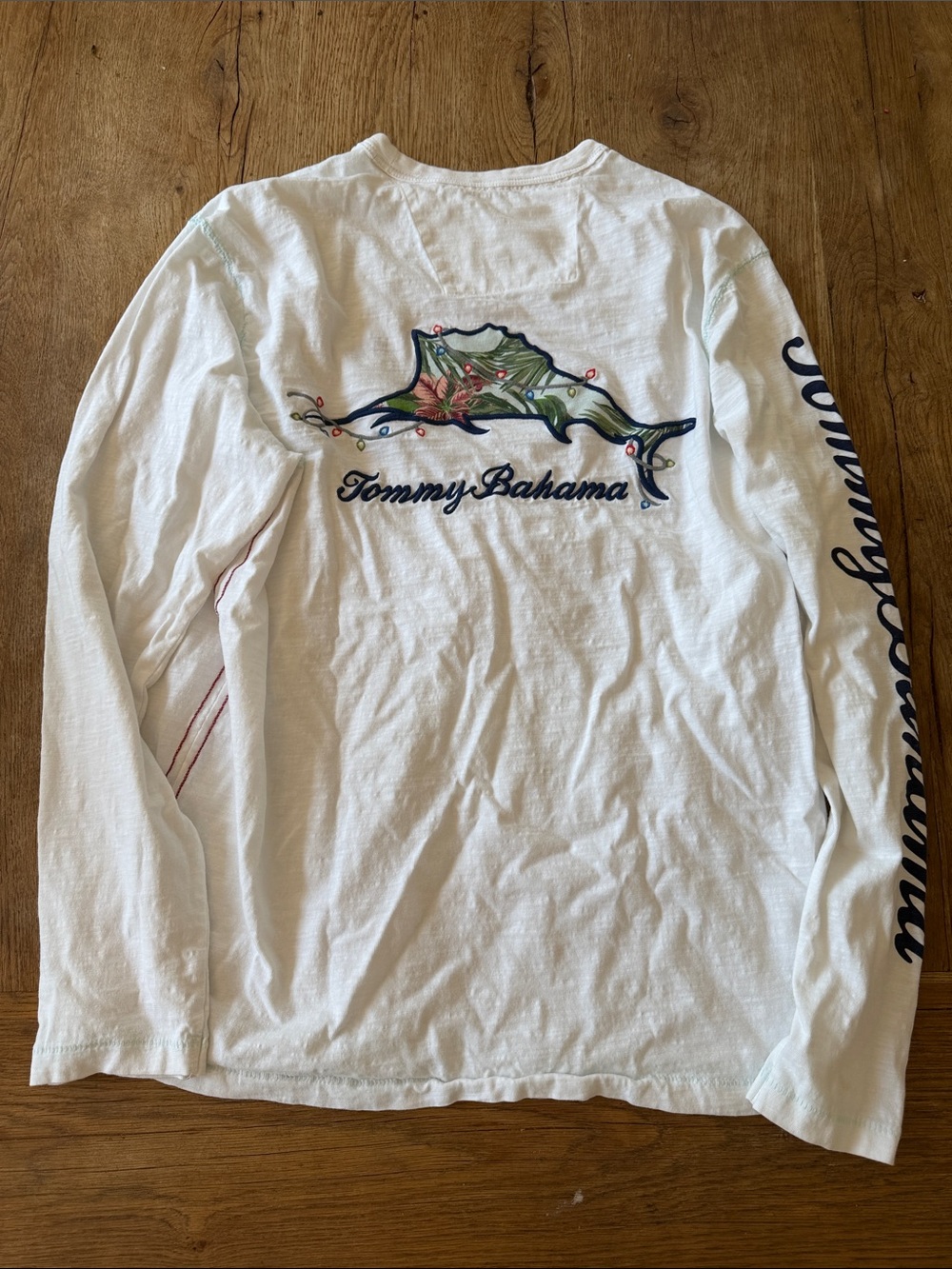 Tommy Bahama Mens Small embroidered long sleeve shirt